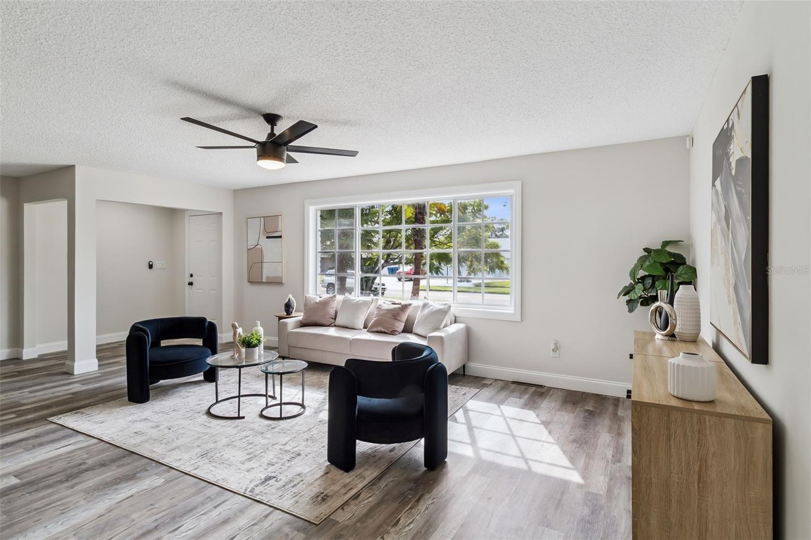 Image 3 of 23 For 1527 Meadowbrook Road Ne