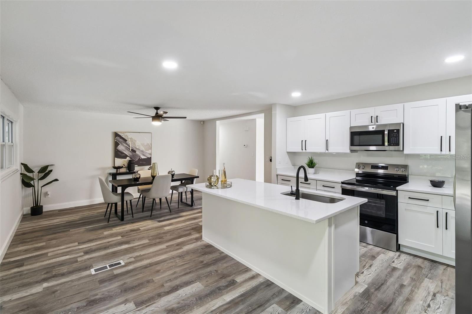 Image 6 of 23 For 1527 Meadowbrook Road Ne