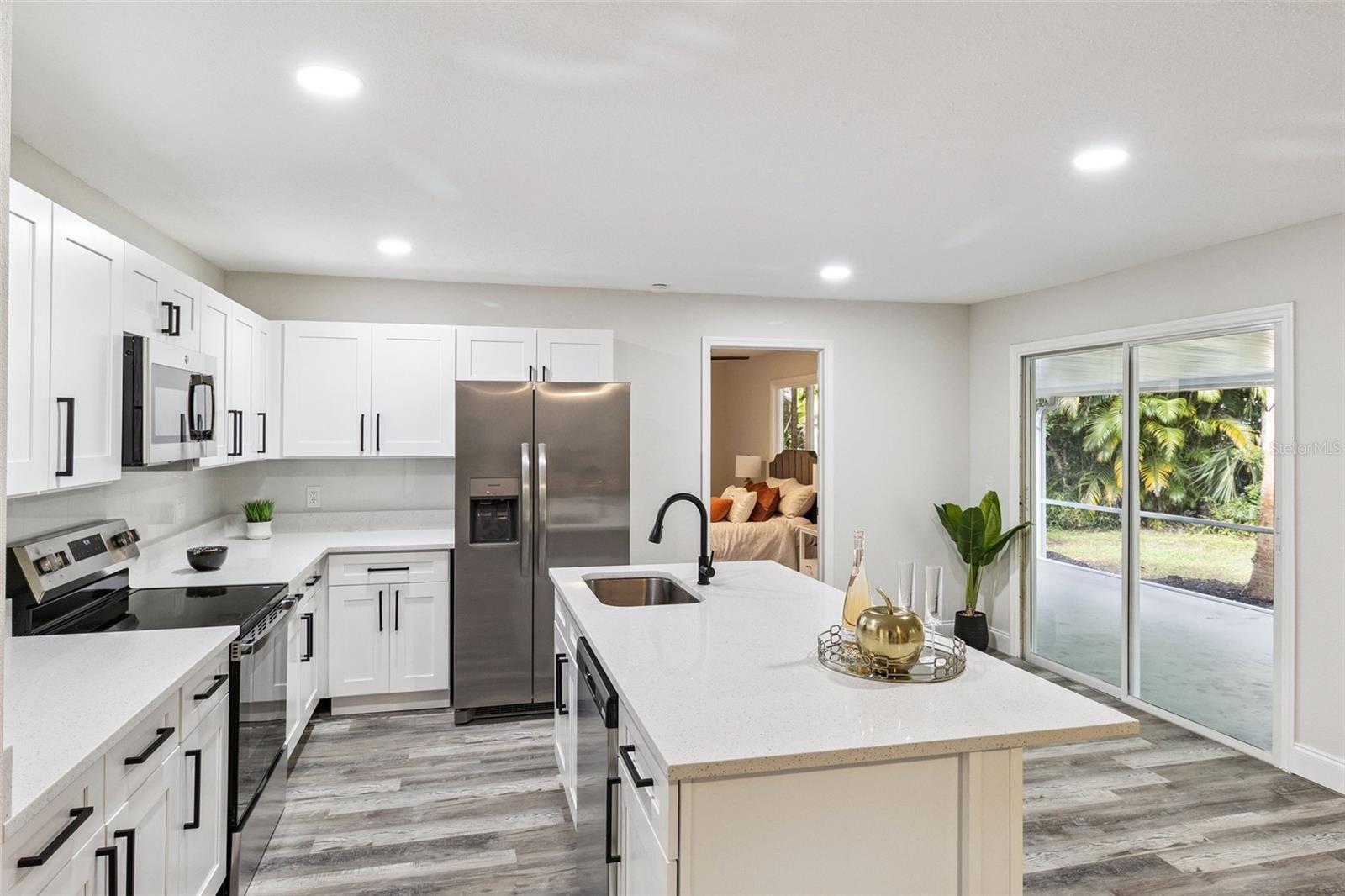 Image 7 of 23 For 1527 Meadowbrook Road Ne