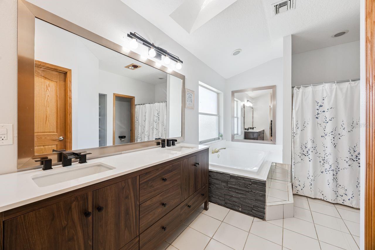 Image 22 of 52 For 23934 Wolf Branch Road