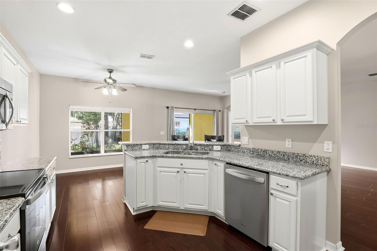 Image 16 of 34 For 220 Norris Place