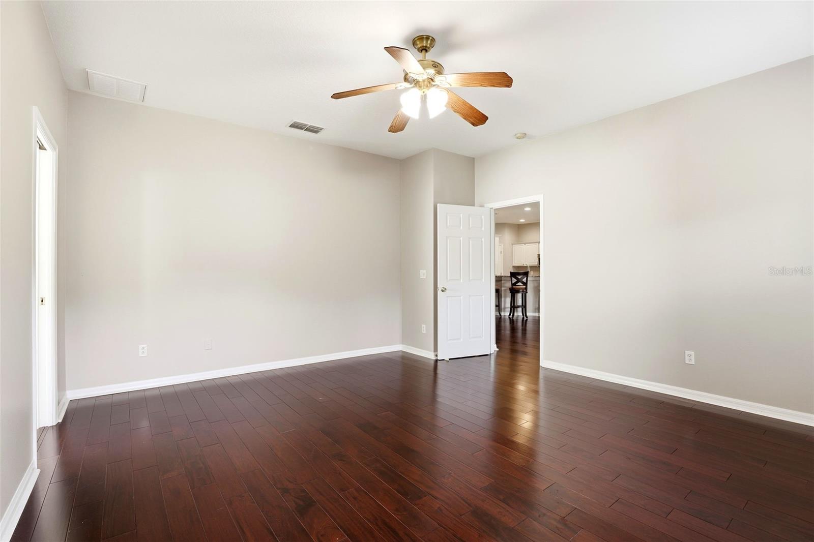 Image 18 of 34 For 220 Norris Place