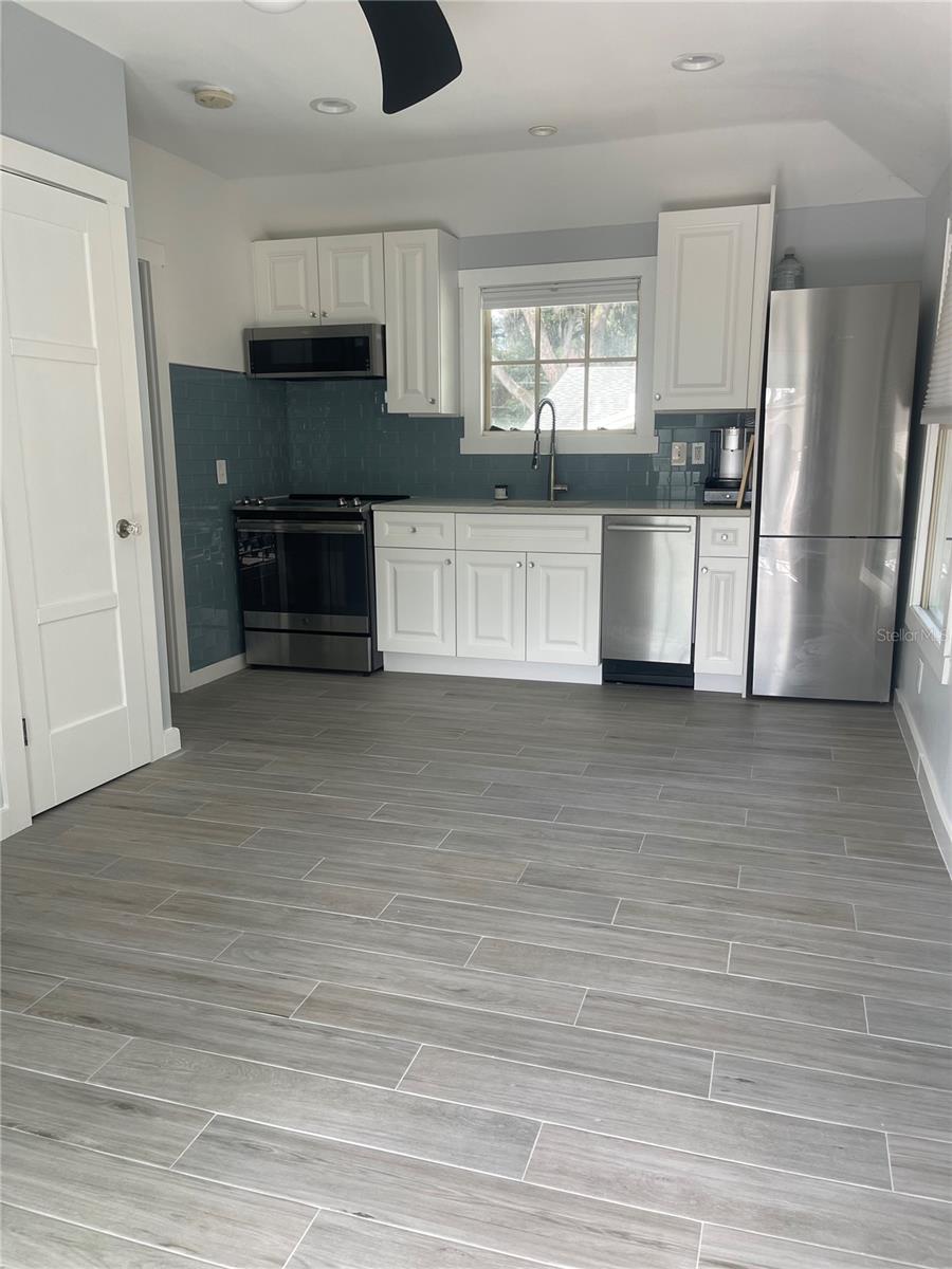 Image 2 of 8 For 500 Amelia Street