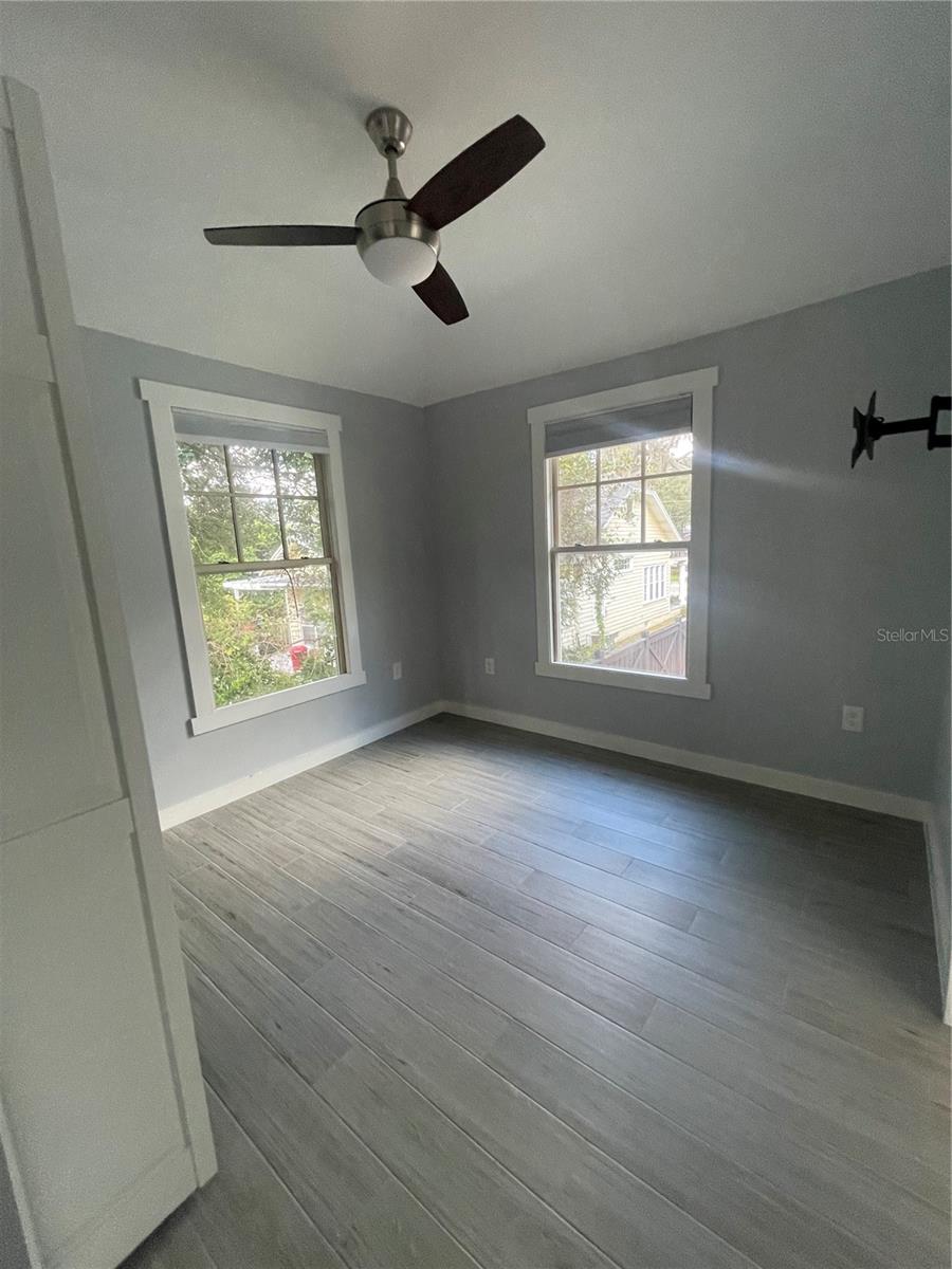 Image 4 of 8 For 500 Amelia Street