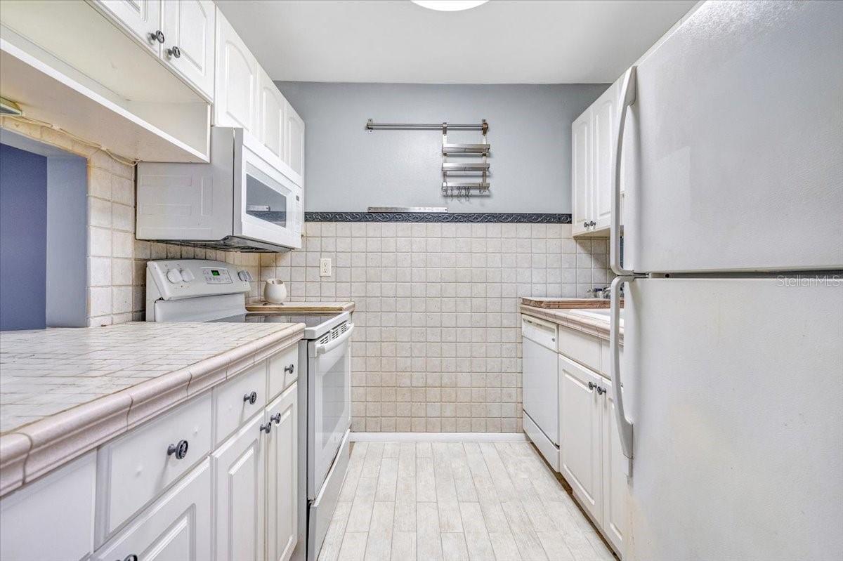 Image 5 of 13 For 3254 Semoran Boulevard 22