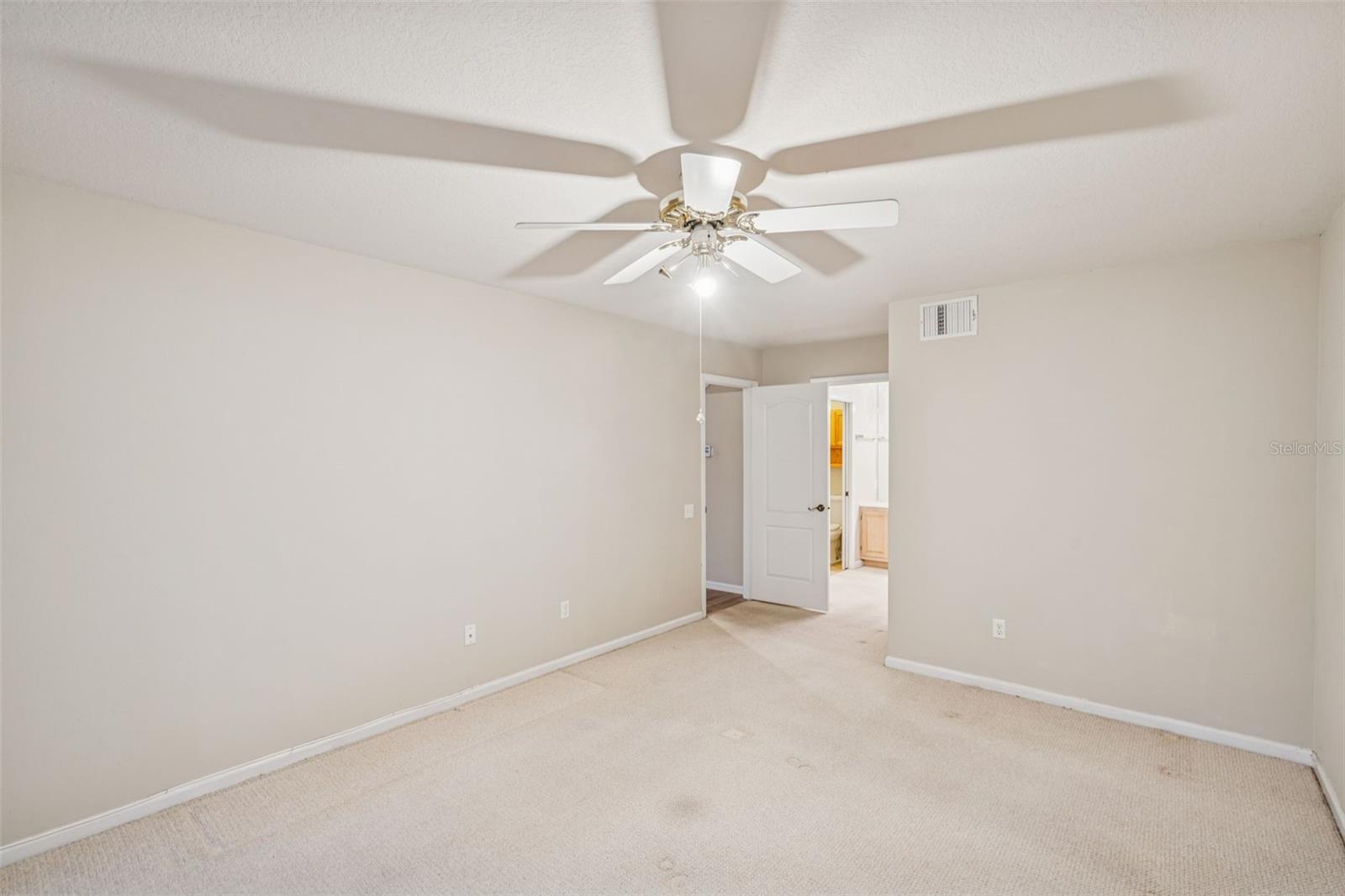 Image 21 of 42 For 3585 Ventura Club Circle