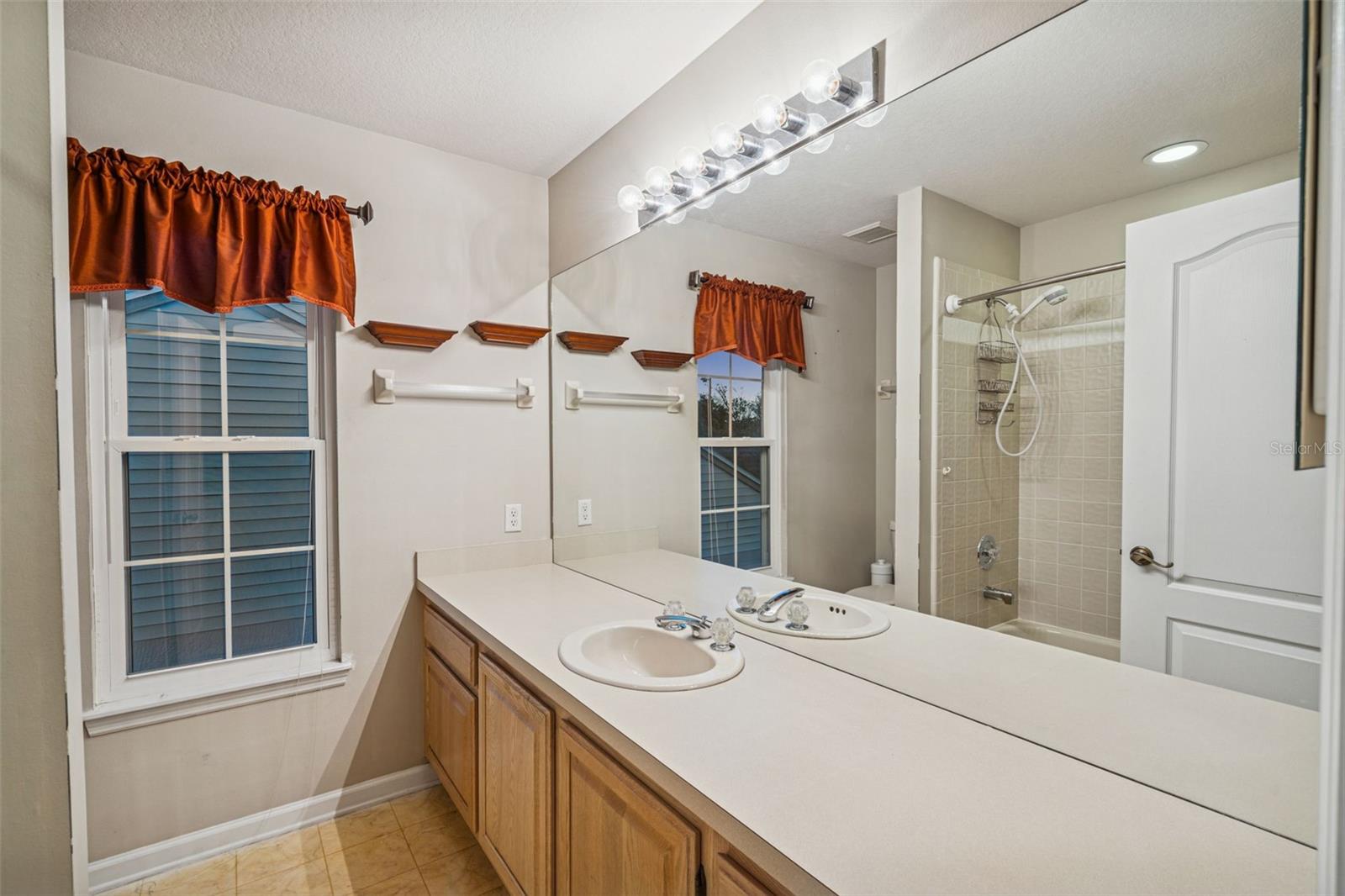 Image 26 of 42 For 3585 Ventura Club Circle