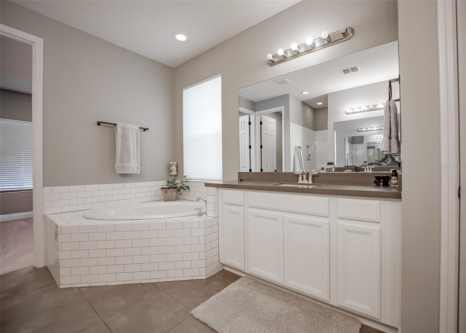 Image 32 of 84 For 14073 Jomatt Loop