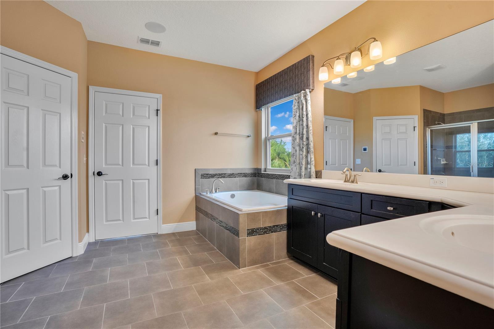 Image 37 of 78 For 2356 Kelbrook Court