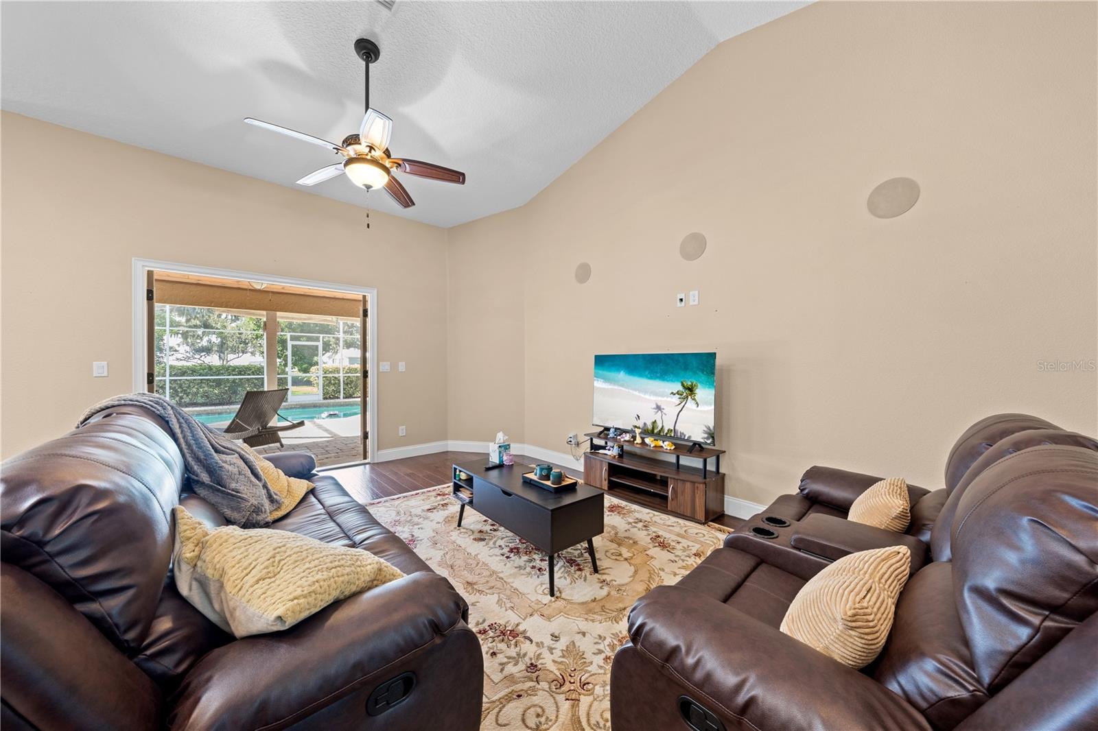 Image 10 of 76 For 860 Shore Drive