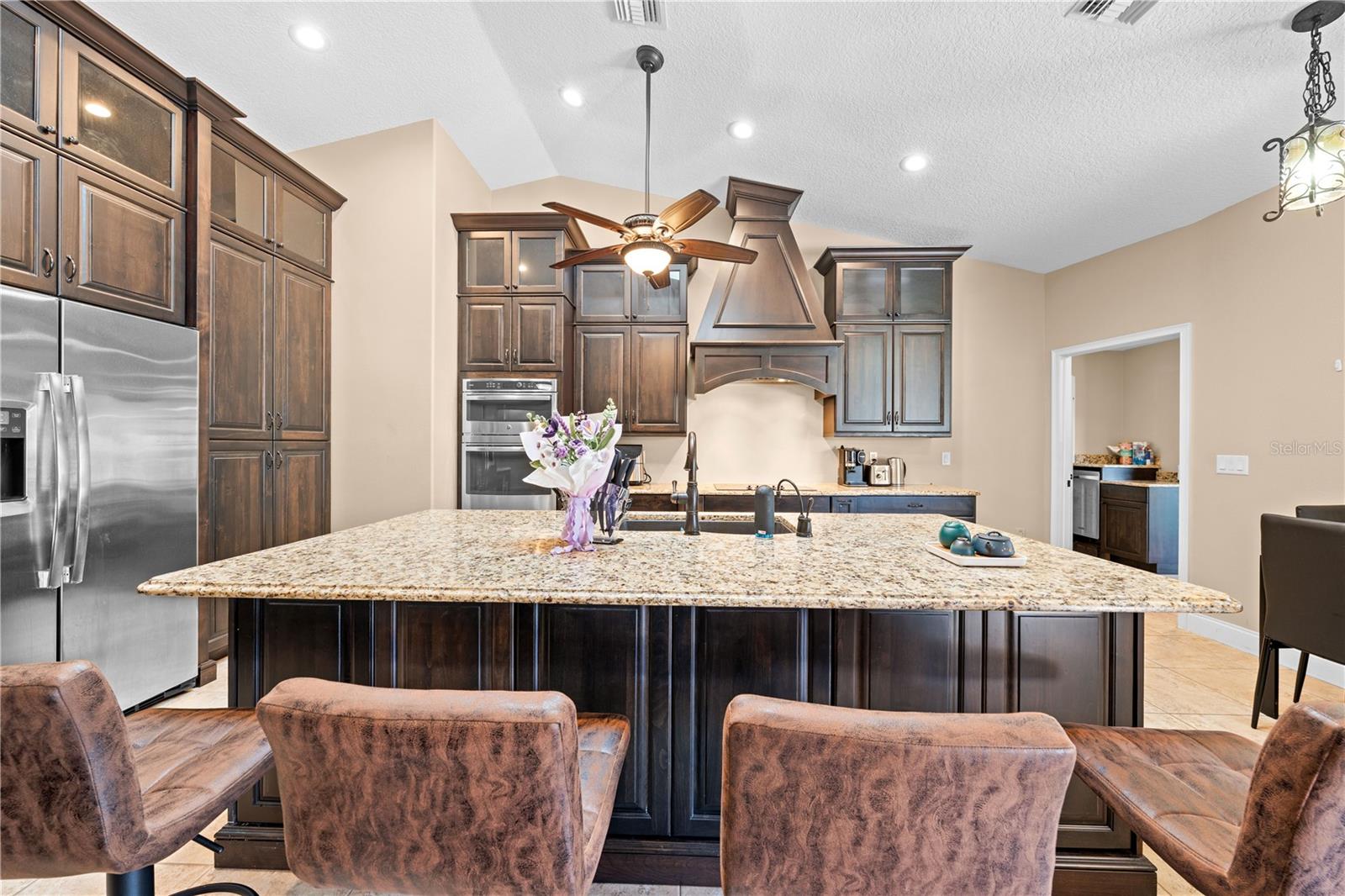 Image 14 of 76 For 860 Shore Drive