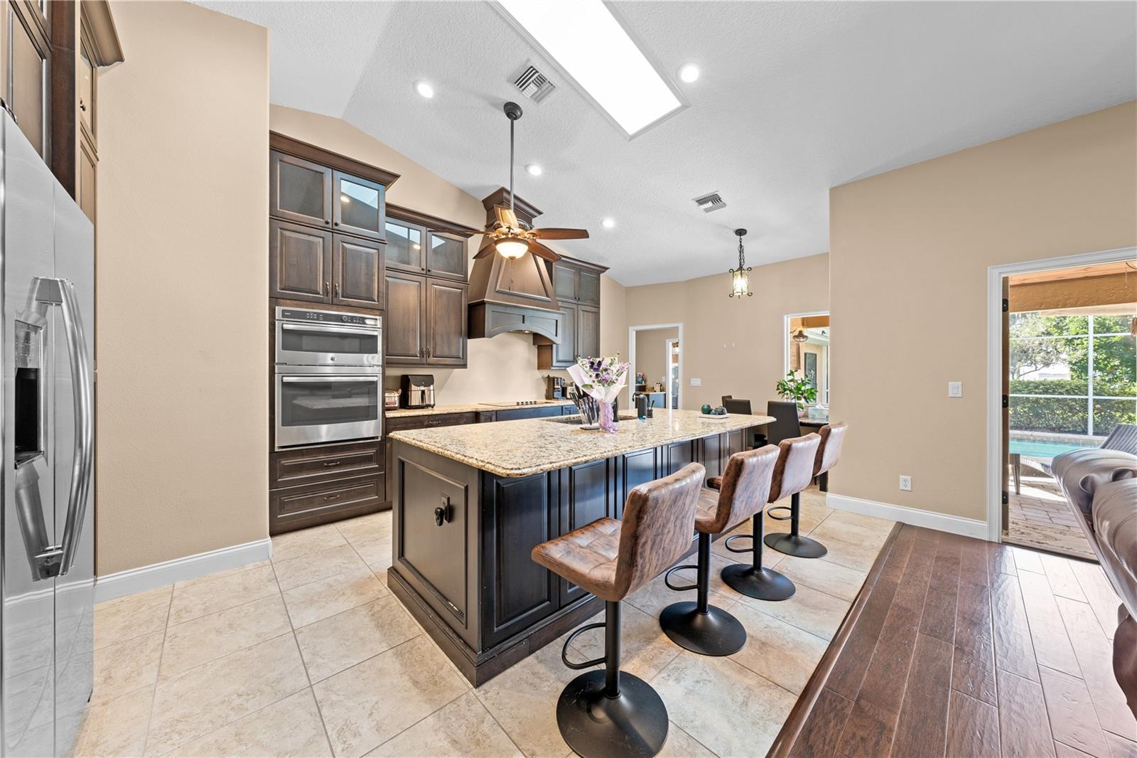 Image 15 of 76 For 860 Shore Drive