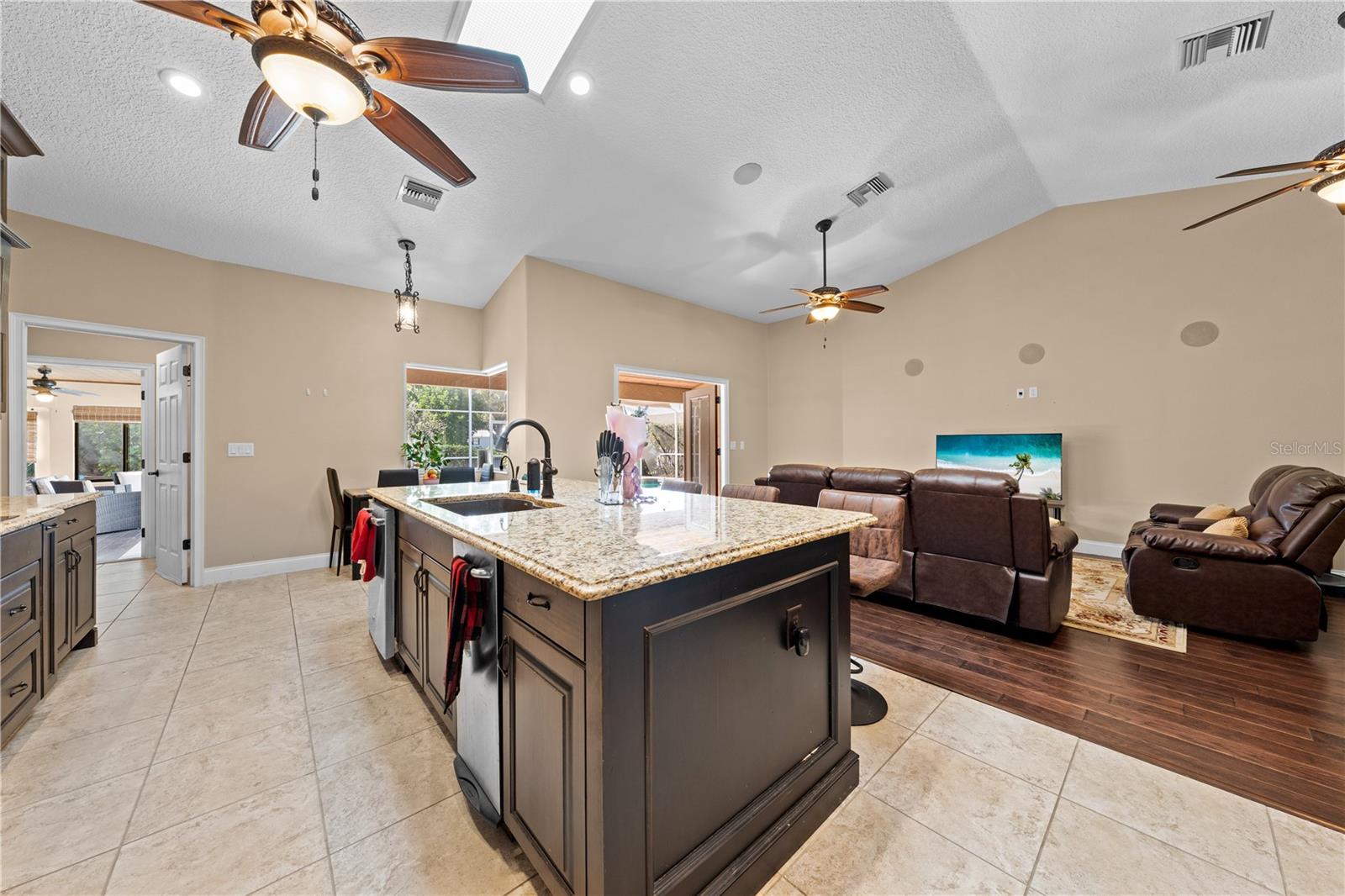 Image 17 of 76 For 860 Shore Drive