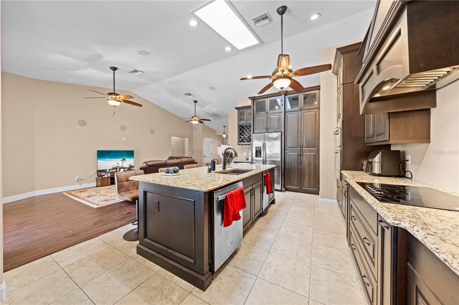 Image 21 of 76 For 860 Shore Drive