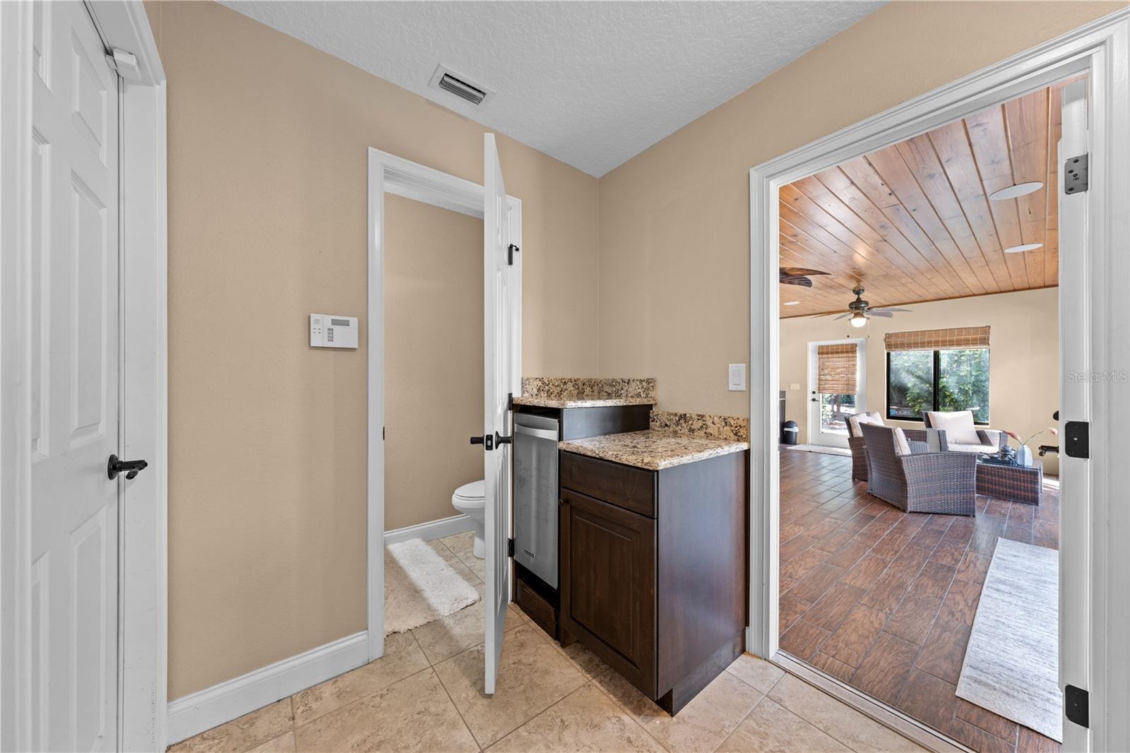 Image 24 of 76 For 860 Shore Drive