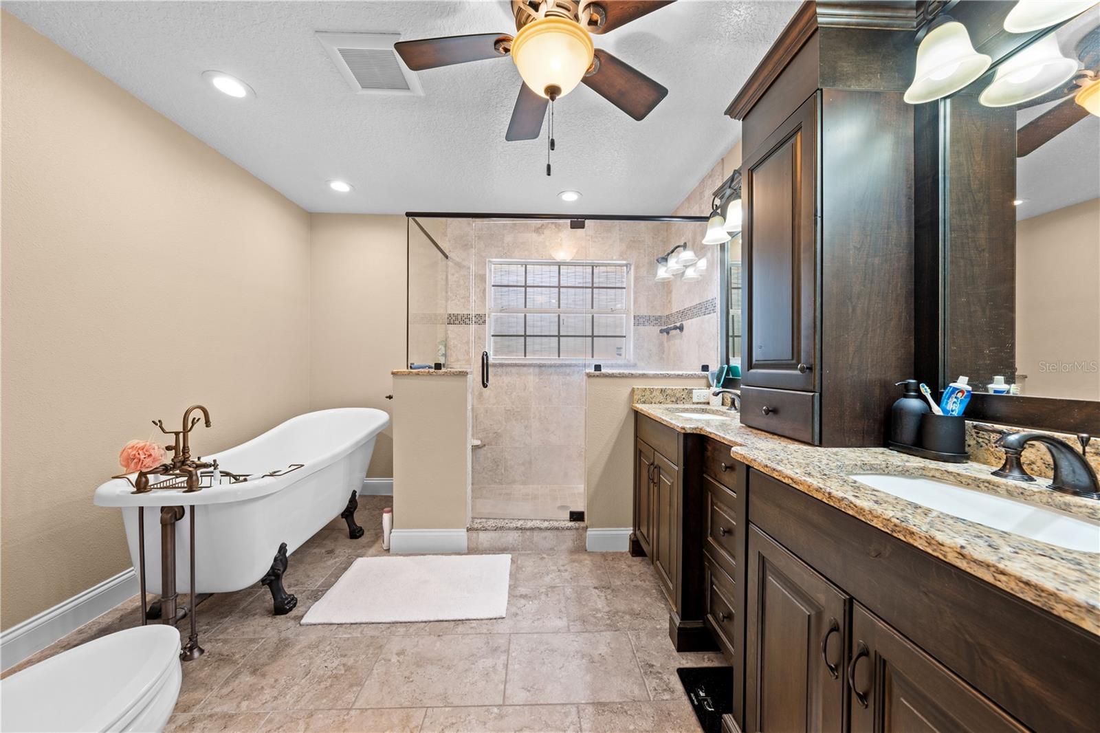 Image 30 of 76 For 860 Shore Drive