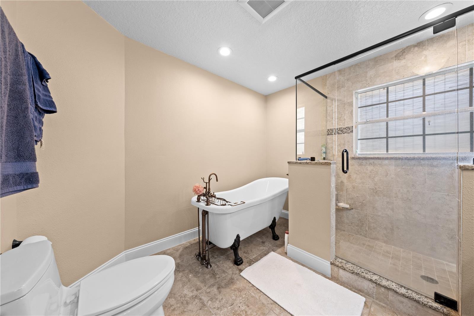 Image 31 of 76 For 860 Shore Drive