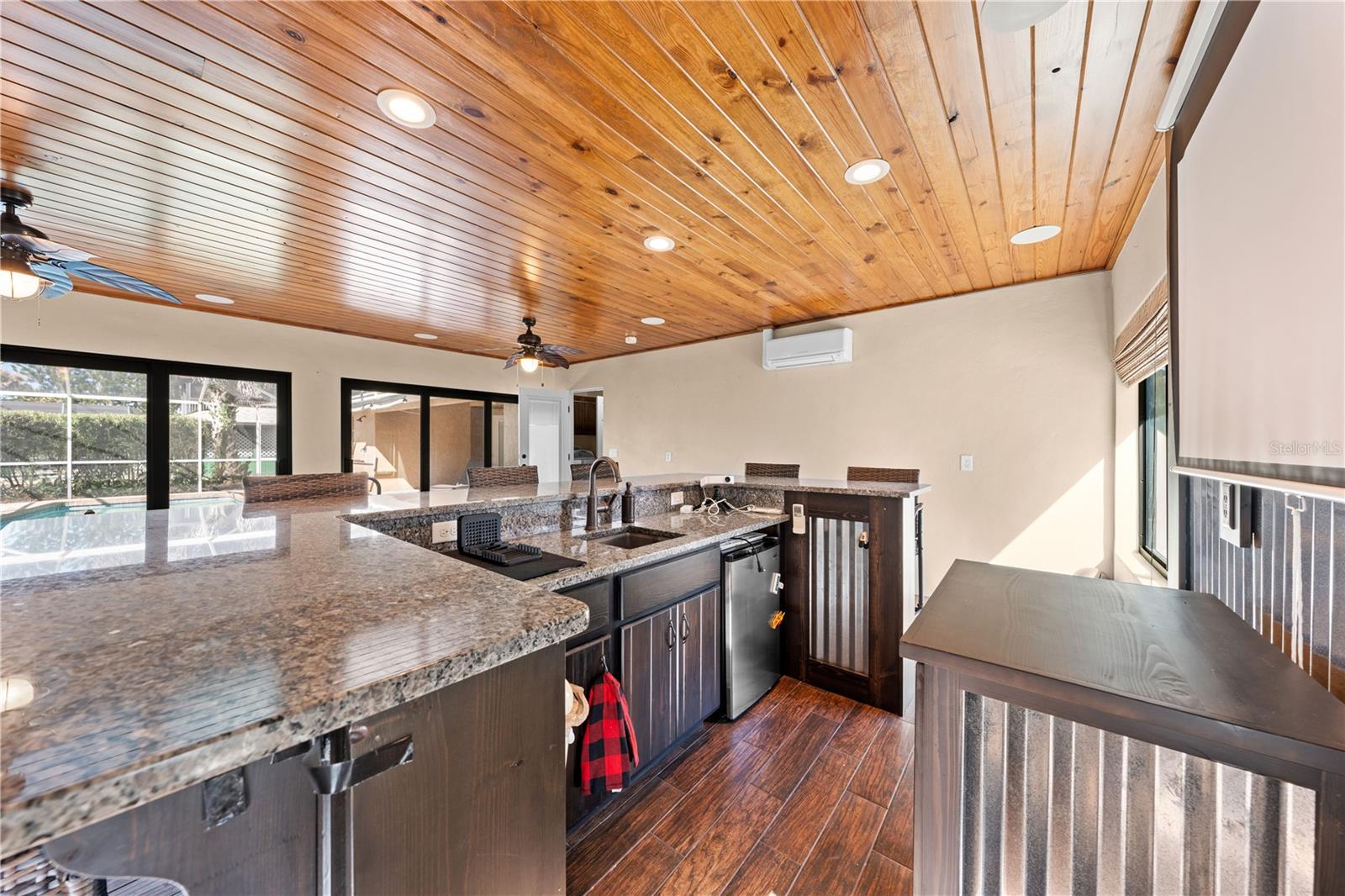 Image 46 of 76 For 860 Shore Drive