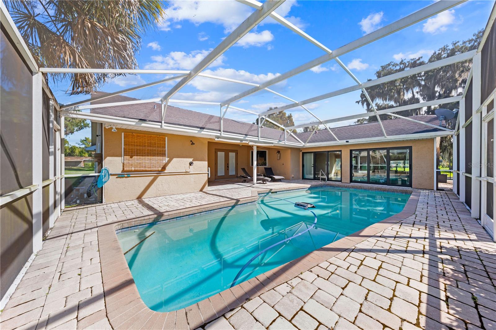 Image 54 of 76 For 860 Shore Drive