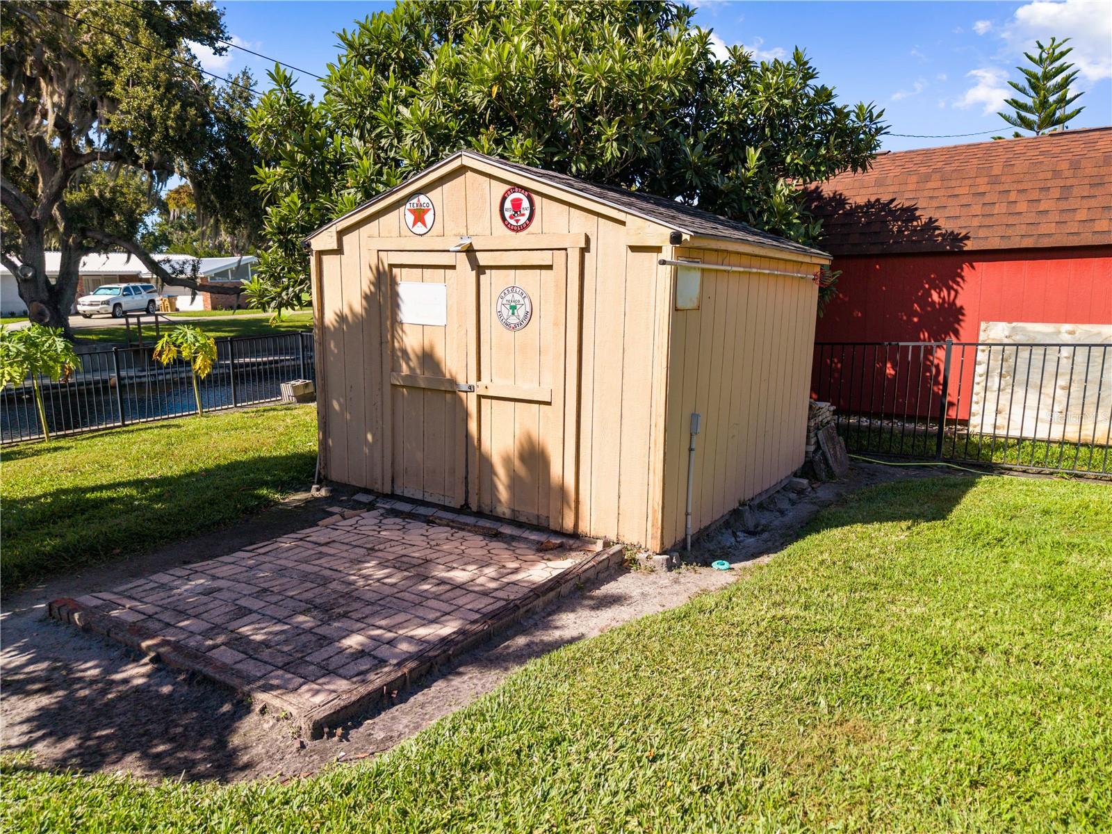 Image 58 of 76 For 860 Shore Drive