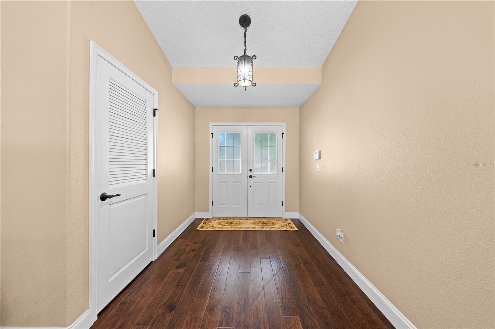 Image 6 of 76 For 860 Shore Drive