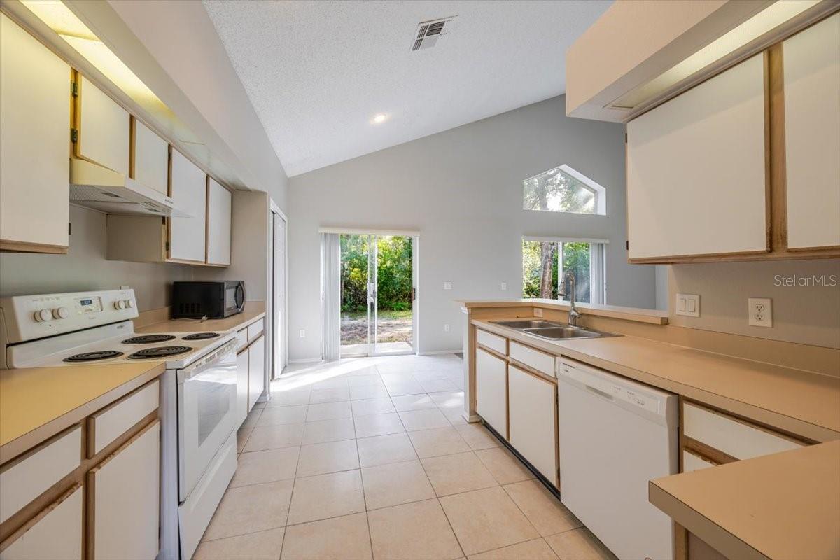 Image 18 of 32 For 14155 Ridge Creek Court