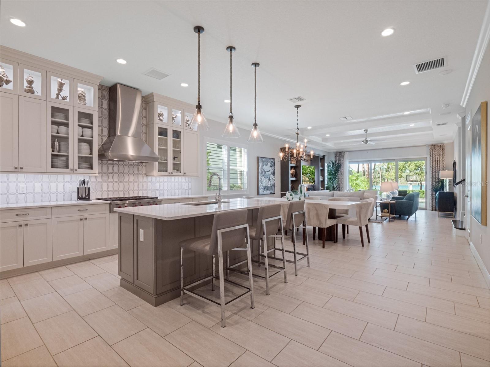 Image 11 of 66 For 10110 Royal Island Court