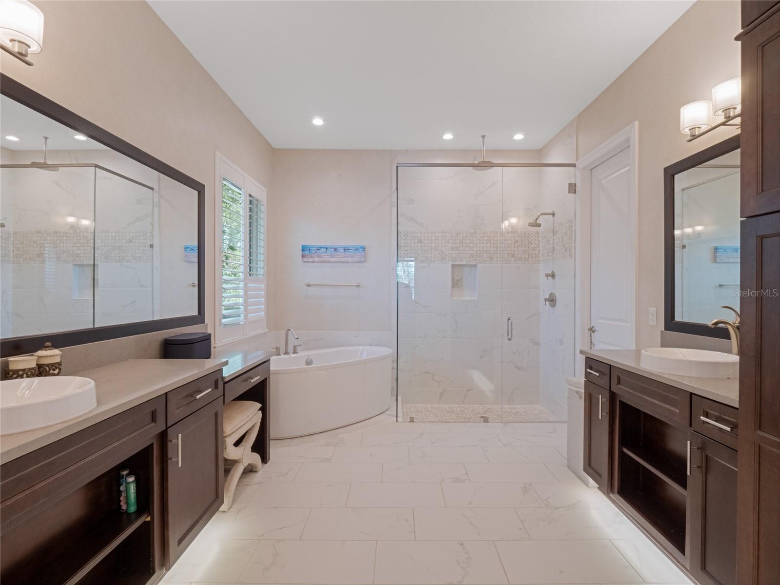 Image 27 of 66 For 10110 Royal Island Court