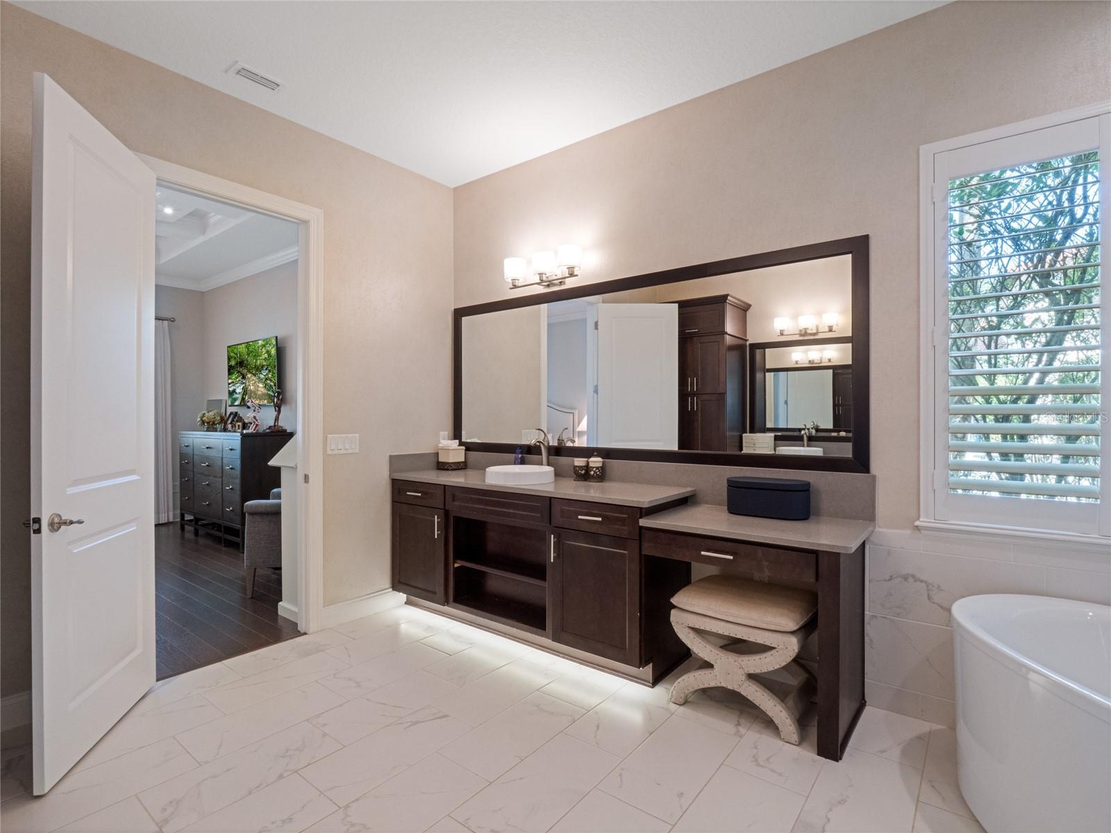 Image 28 of 66 For 10110 Royal Island Court