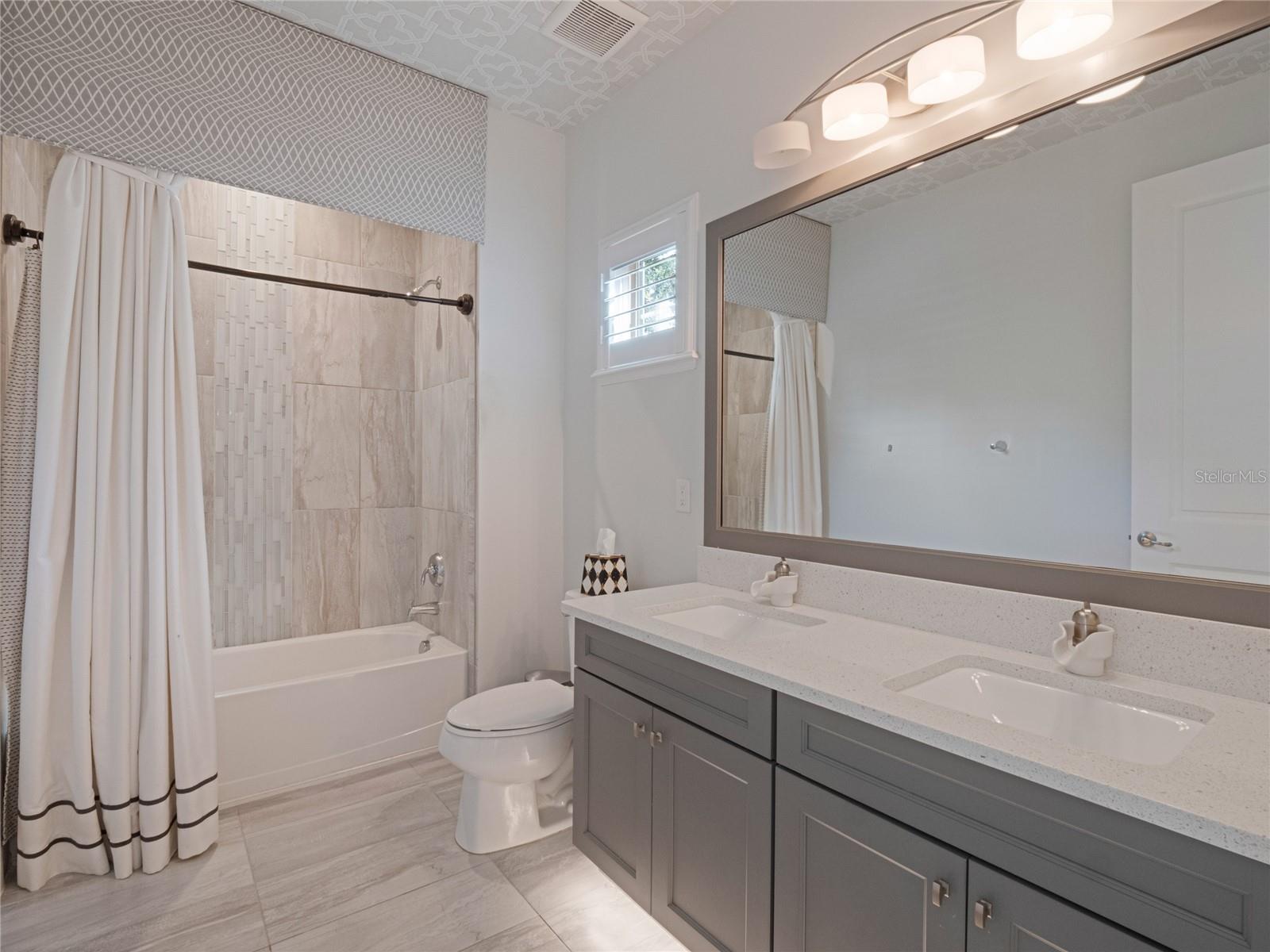 Image 30 of 66 For 10110 Royal Island Court