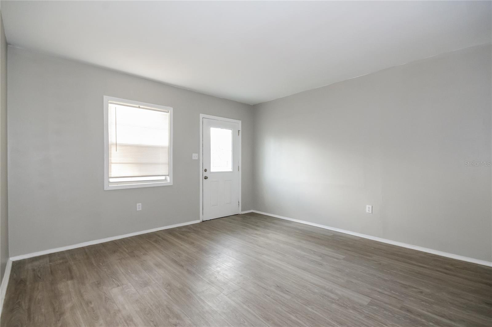 Image 4 of 16 For 6813 Clearview Avenue