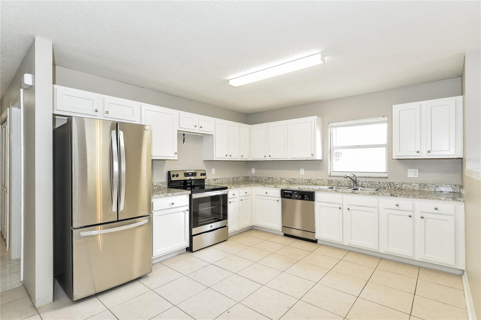 Image 4 of 16 For 604 37th Street W