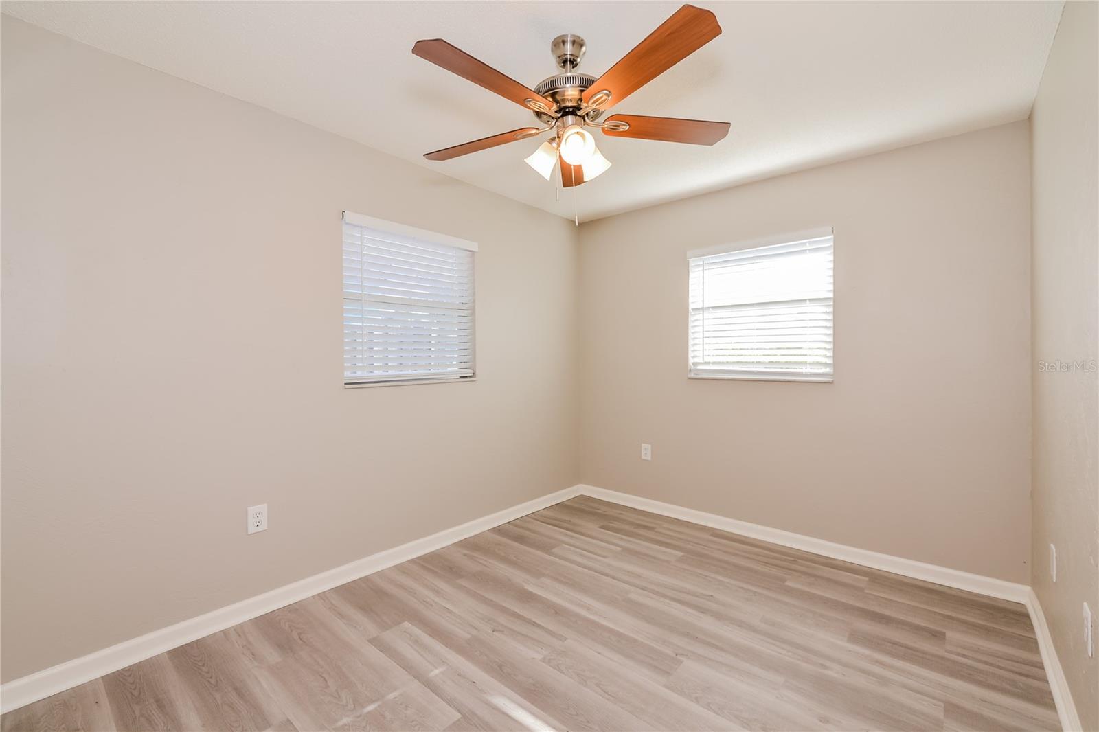 Image 12 of 16 For 2426 Stratford Drive