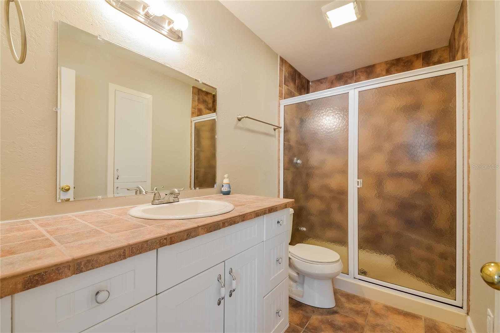 Image 14 of 16 For 2426 Stratford Drive