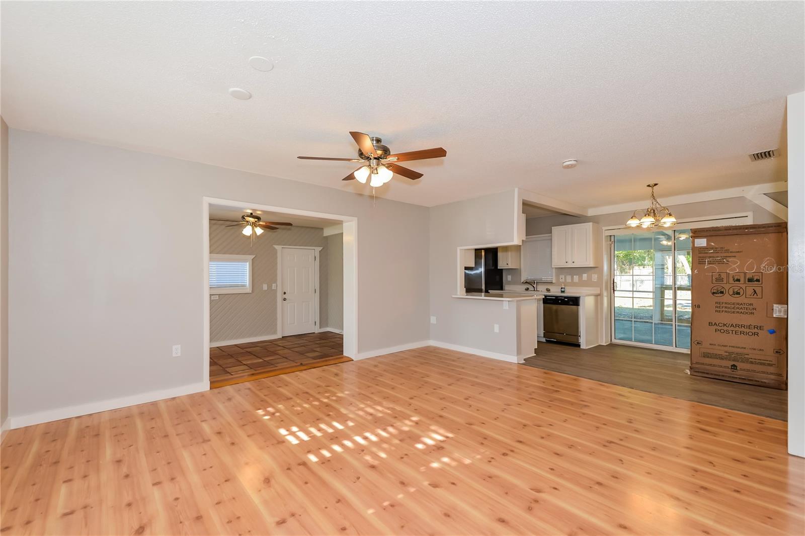 Image 3 of 16 For 2426 Stratford Drive