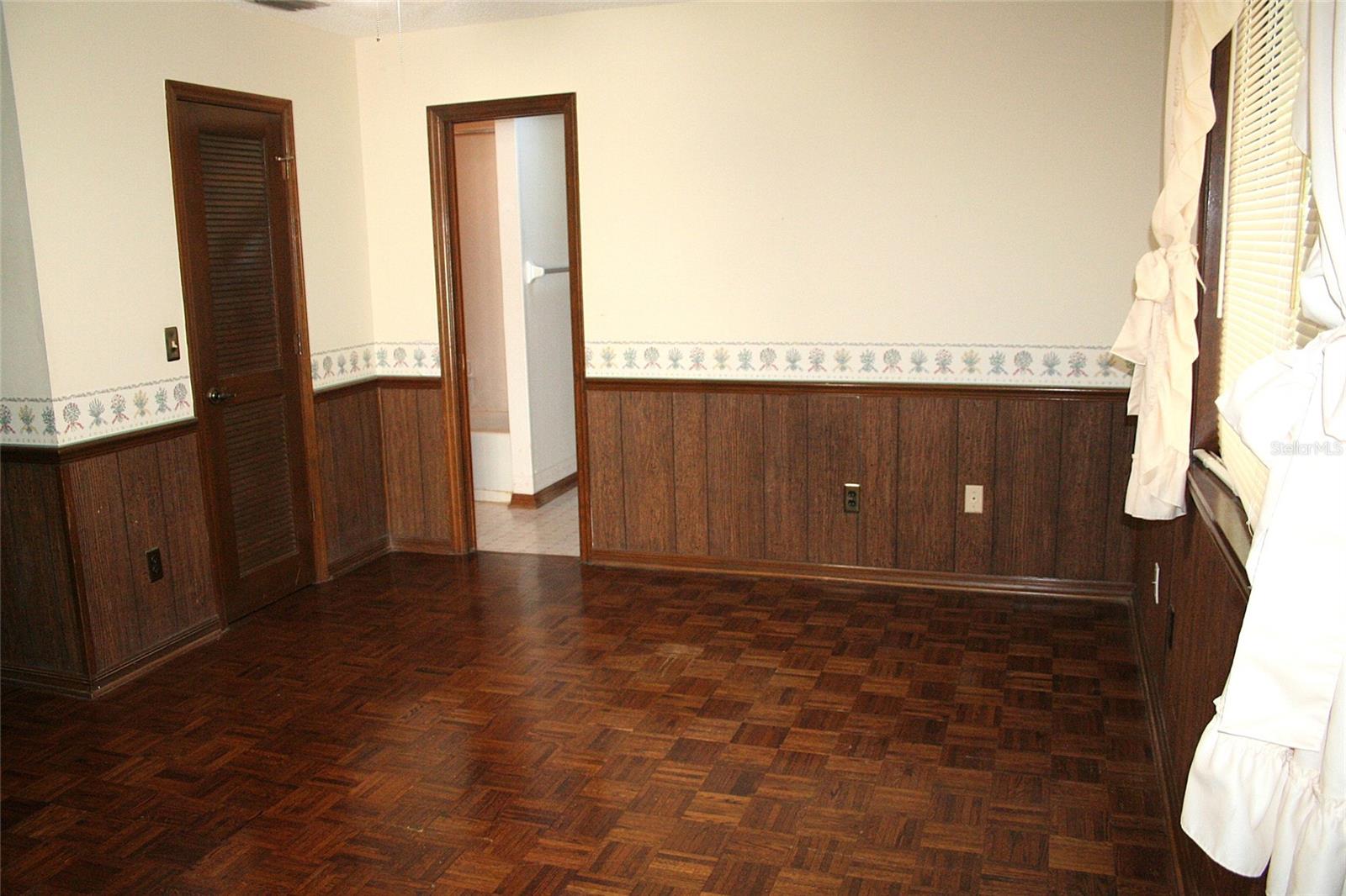 Image 27 of 53 For 122 Wisteria Drive