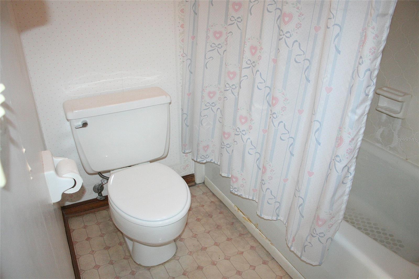 Image 29 of 53 For 122 Wisteria Drive