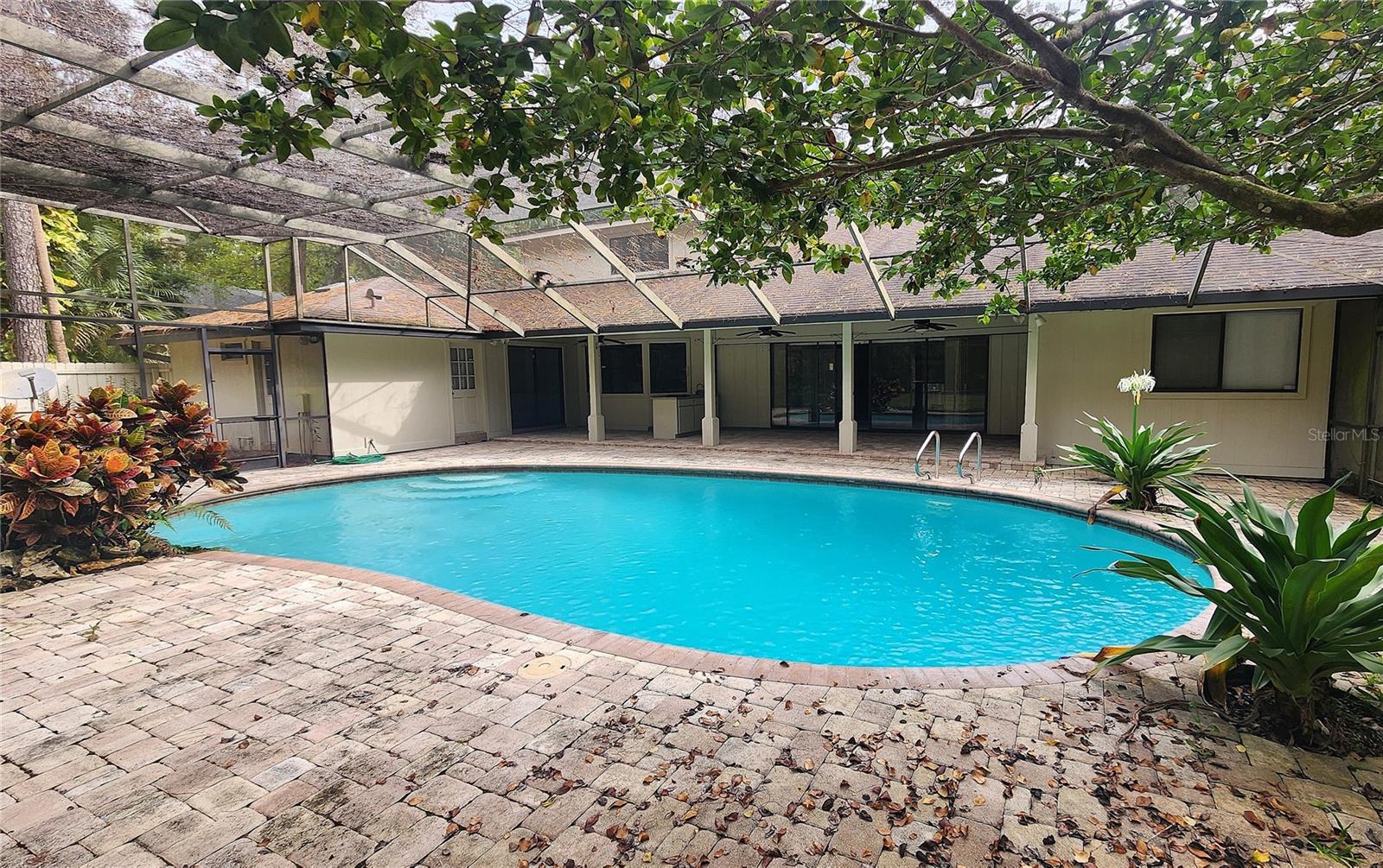 Image 38 of 53 For 122 Wisteria Drive