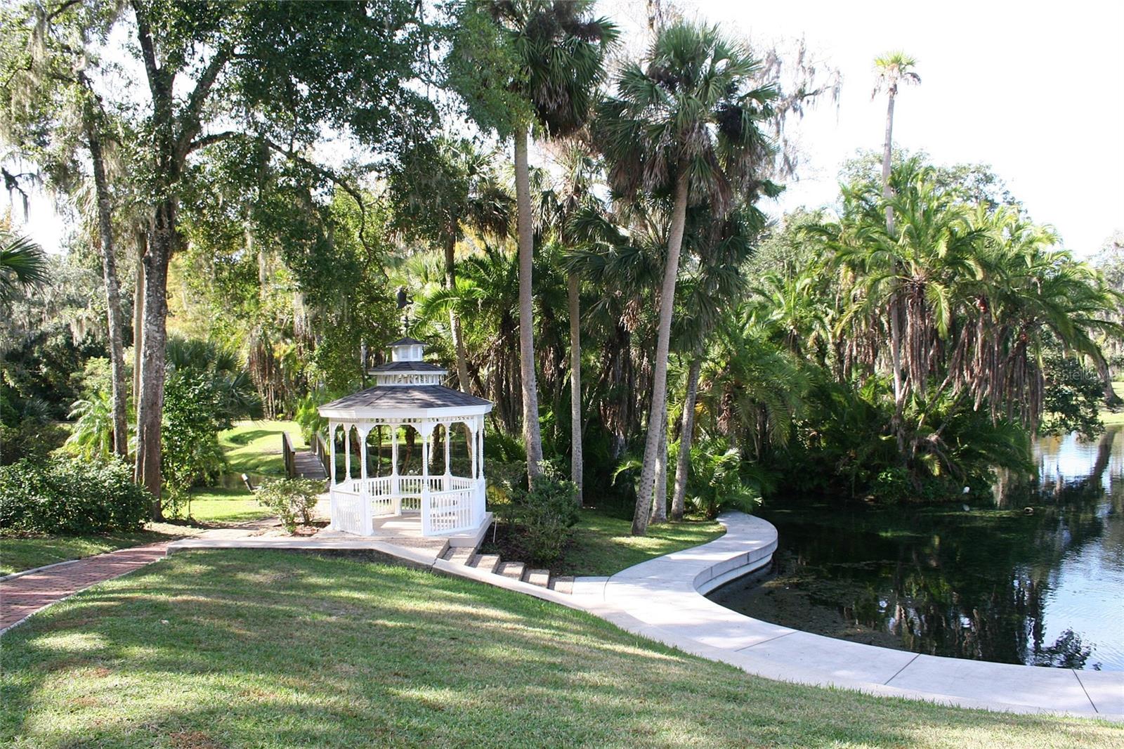 Image 44 of 53 For 122 Wisteria Drive