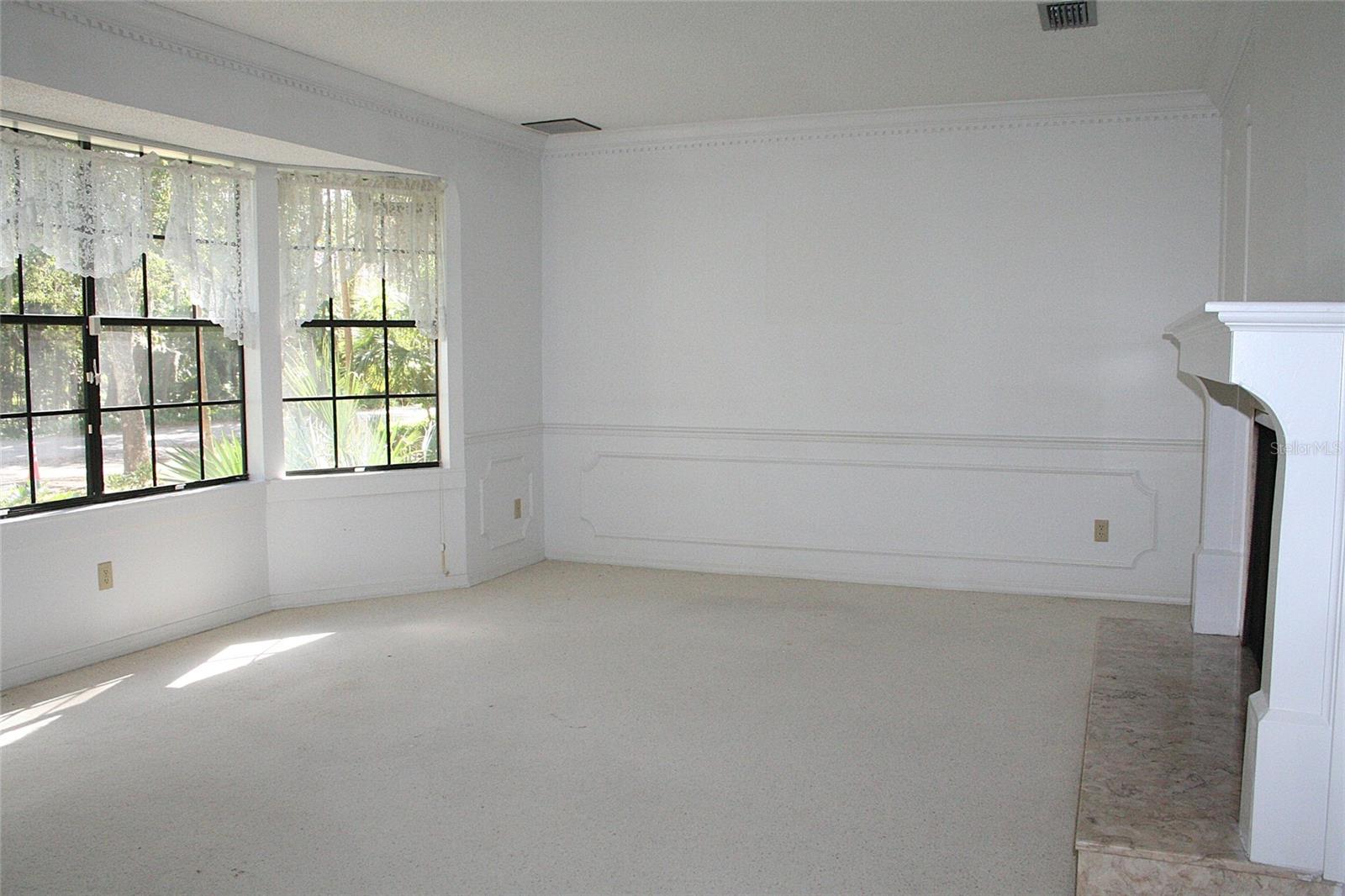 Image 6 of 53 For 122 Wisteria Drive