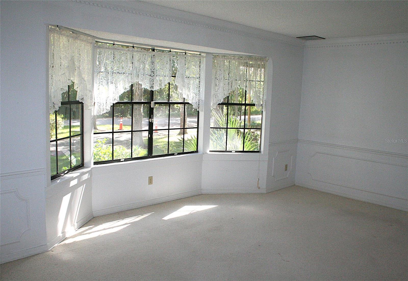 Image 7 of 53 For 122 Wisteria Drive