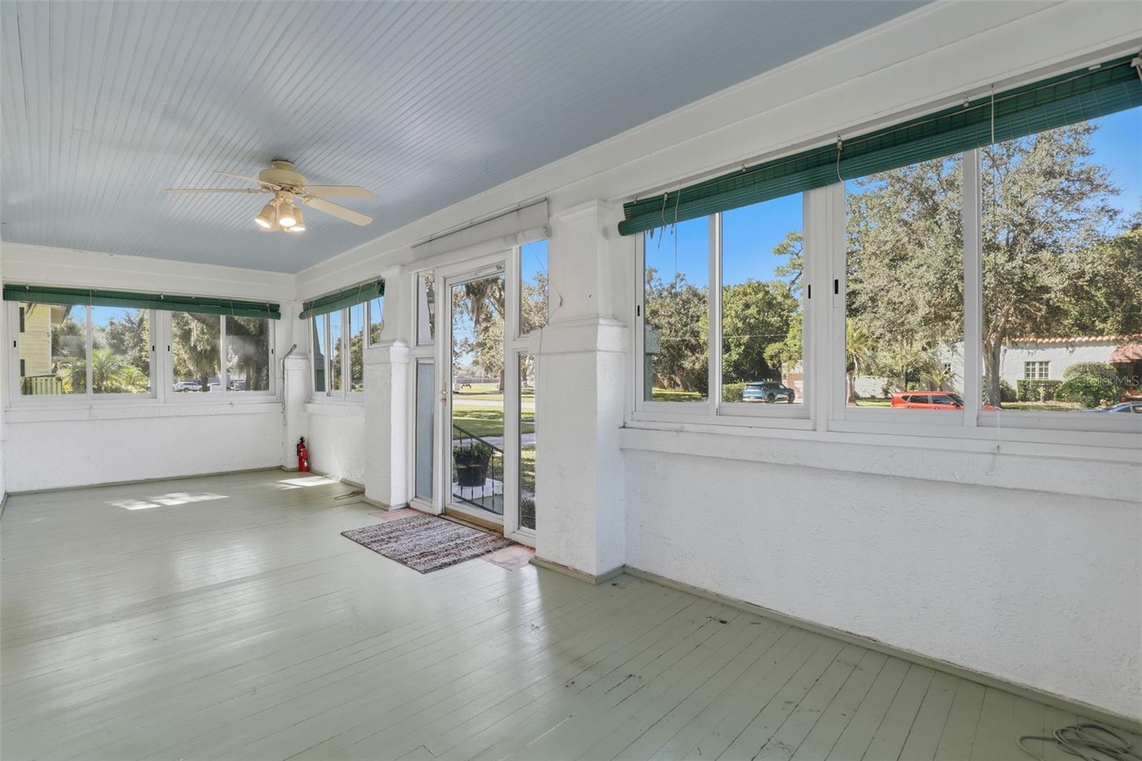 Image 10 of 40 For 457 Elliott Ave.