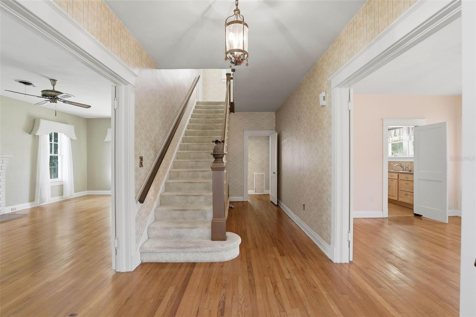 Image 11 of 40 For 457 Elliott Ave.