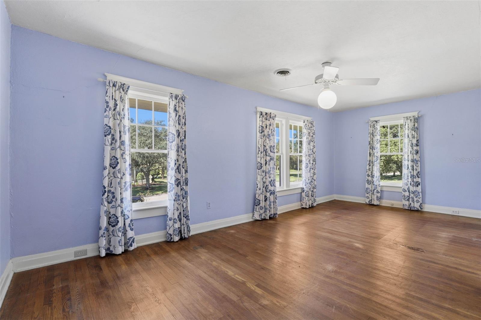 Image 23 of 40 For 457 Elliott Ave.