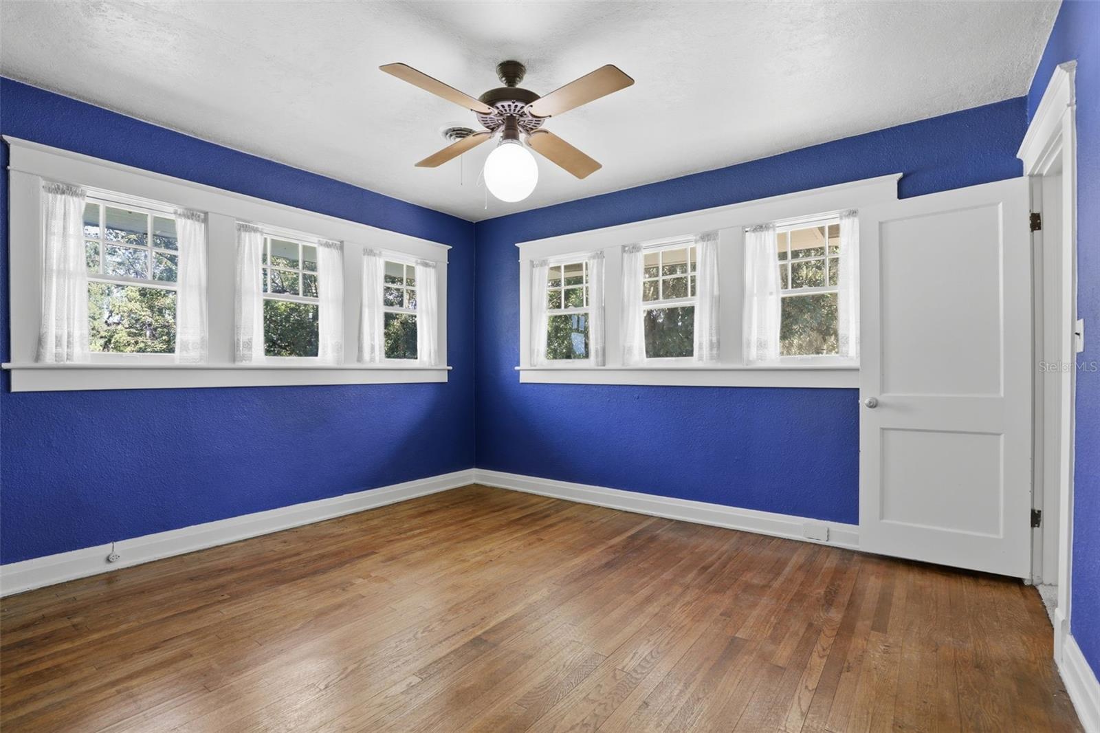 Image 27 of 40 For 457 Elliott Ave.