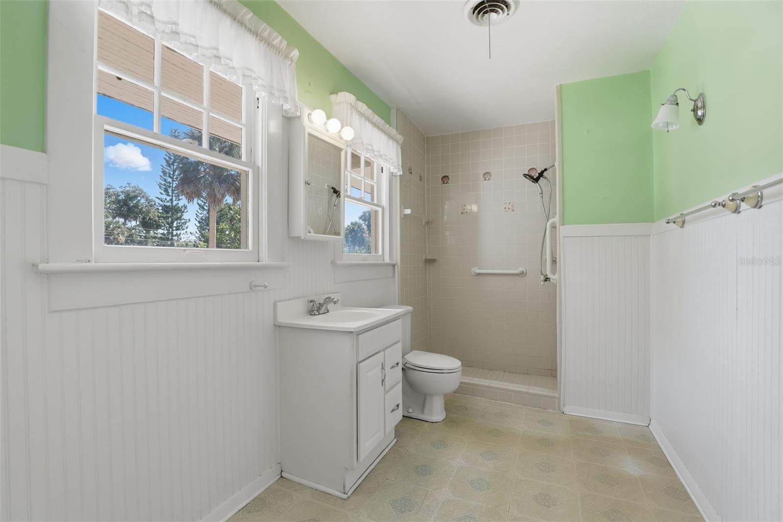 Image 28 of 40 For 457 Elliott Ave.