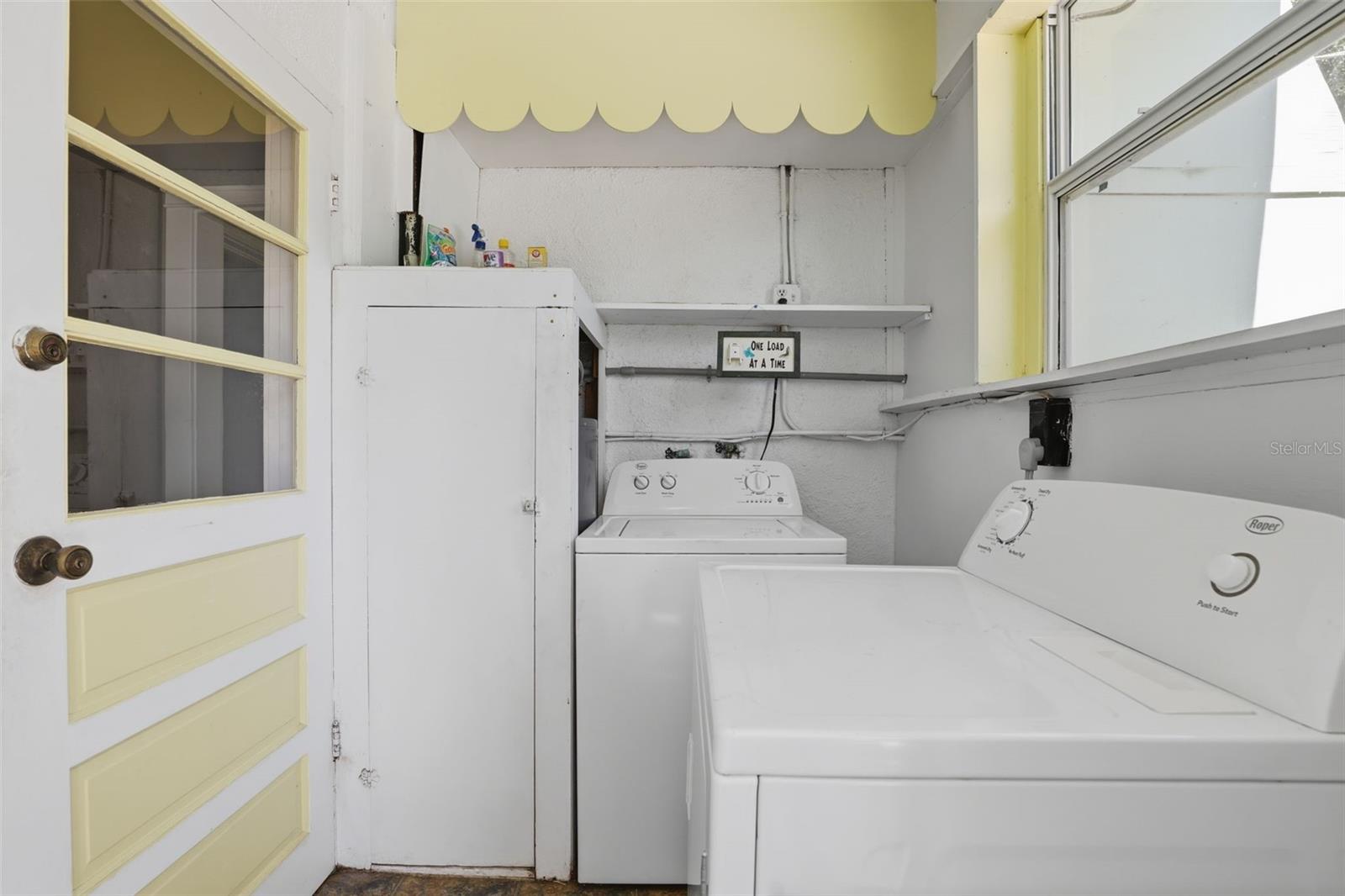 Image 29 of 40 For 457 Elliott Ave.