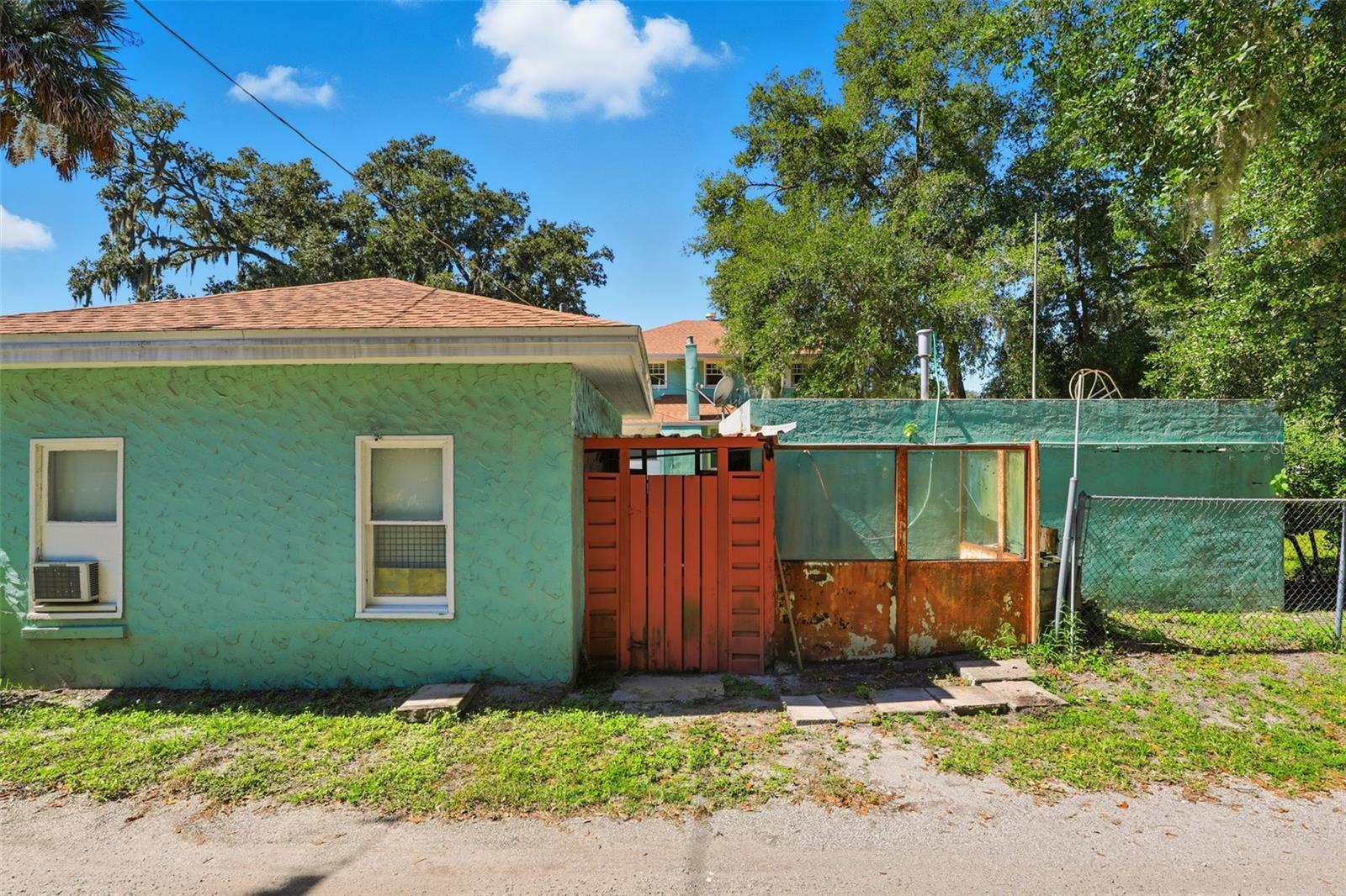 Image 36 of 40 For 457 Elliott Ave.