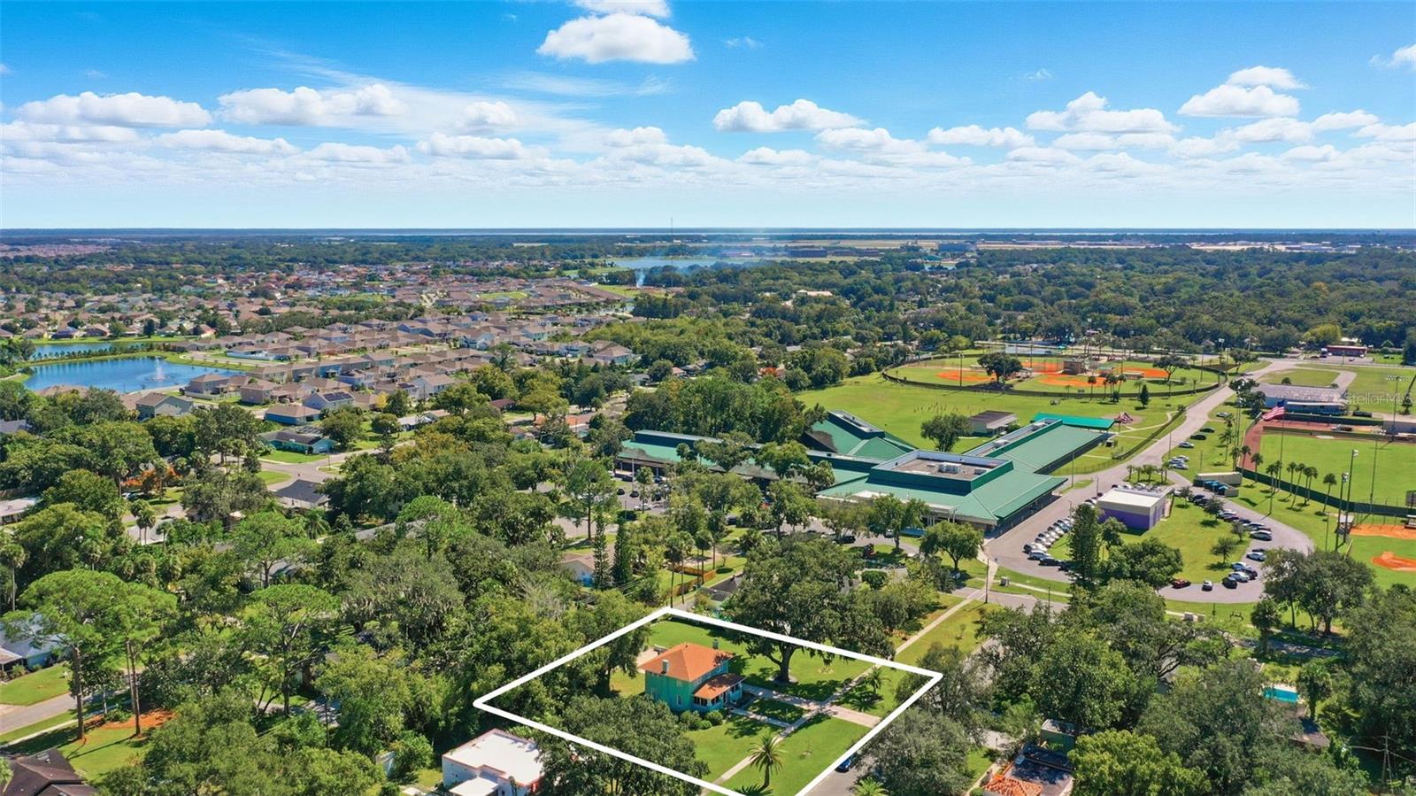 Image 5 of 40 For 457 Elliott Ave.