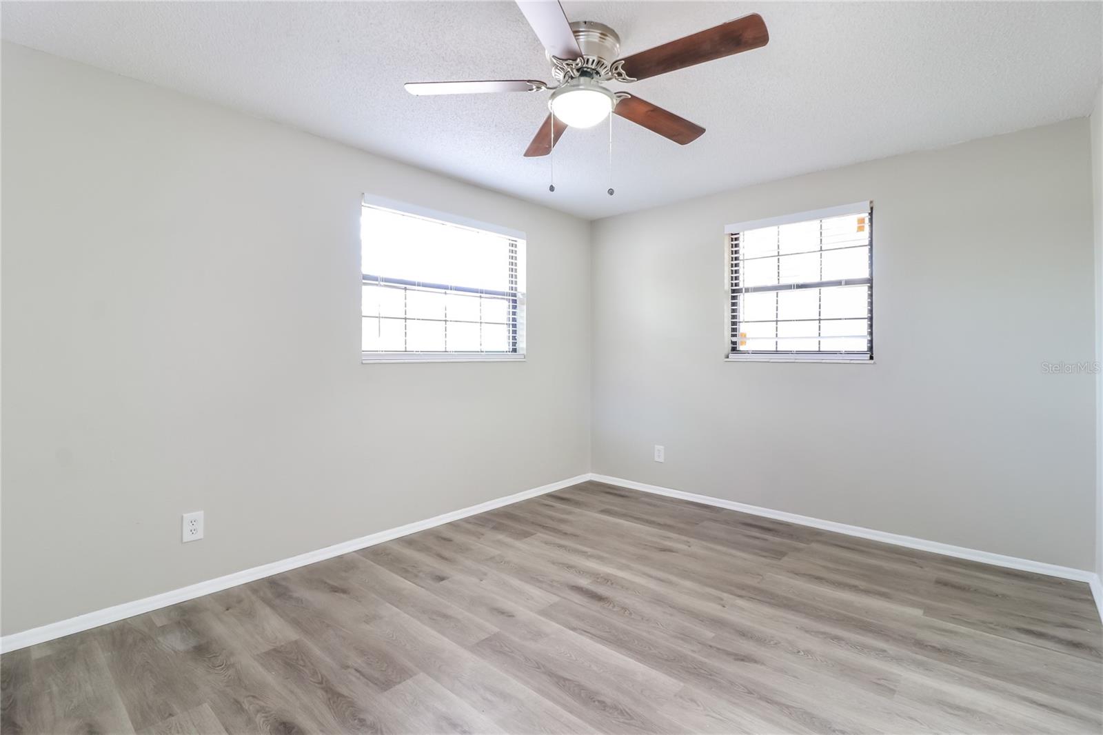 Image 11 of 16 For 3914 Deleuil Avenue